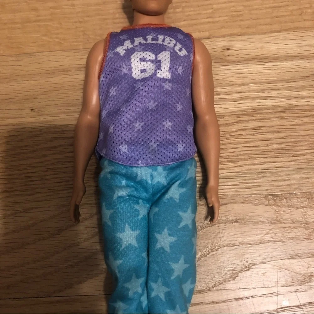 Barbie Ken Fashionistas #165 Sculpted Cali Cool W/ Outfit Shoes Doll